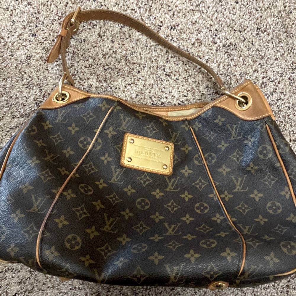 Galleria GM should bag Louie Vuitton